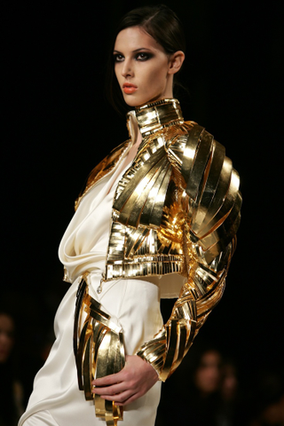 Illustration for article titled YOU ARE GOLDEN : A HOLIDAY LOOK BOOK
